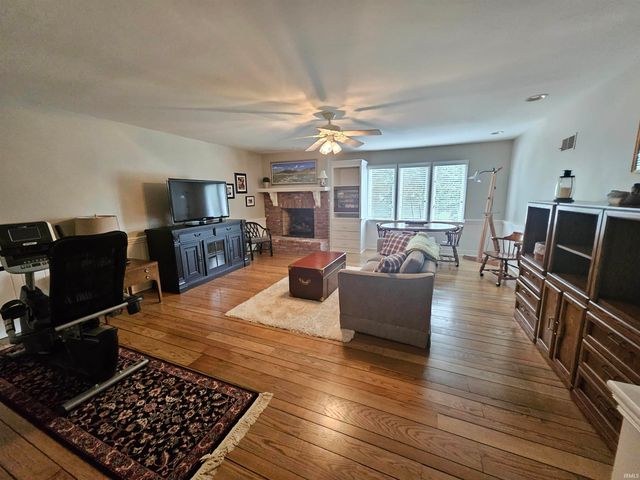 16 Johnson Place, Evansville, IN 47714