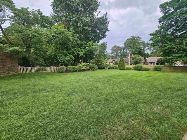 16 Johnson Place, Evansville, IN 47714