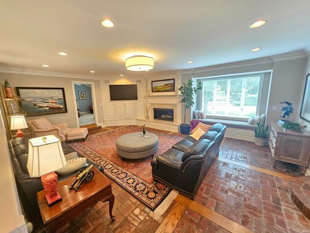 16 Johnson Place, Evansville, IN 47714