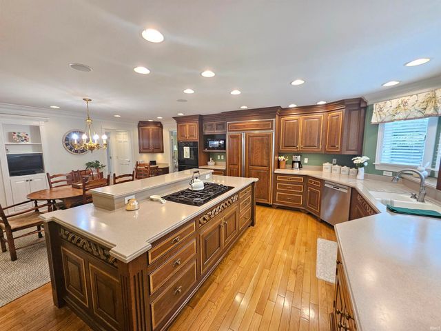 16 Johnson Place, Evansville, IN 47714