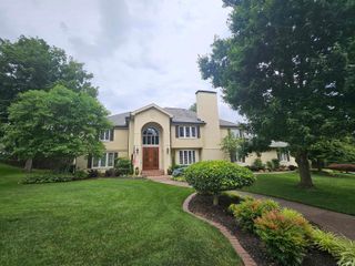 16 Johnson Place, Evansville, IN 47714