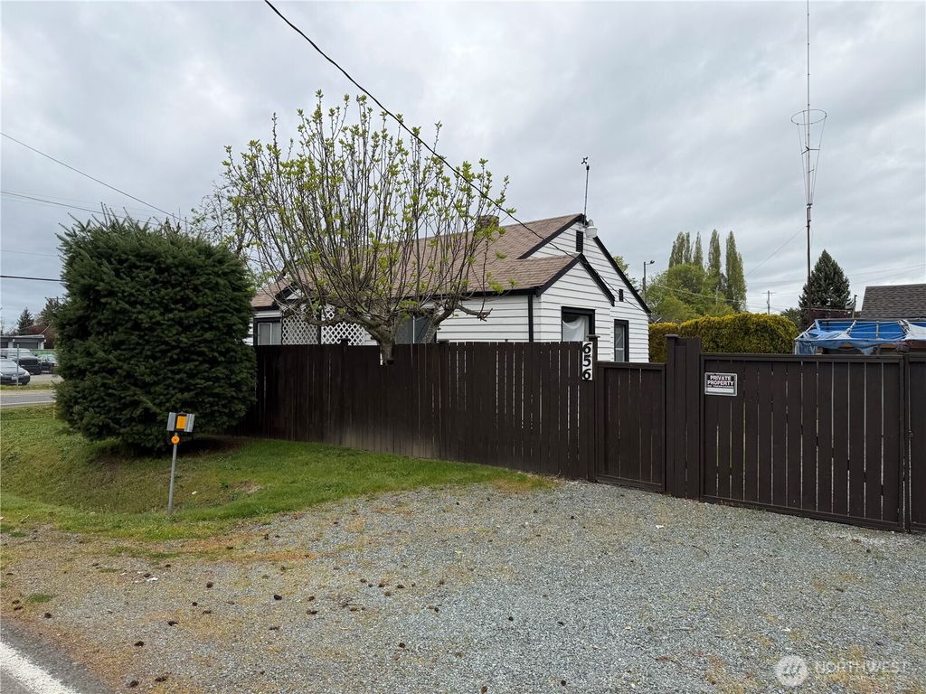 656 SW 149th Street, Burien, WA 98166