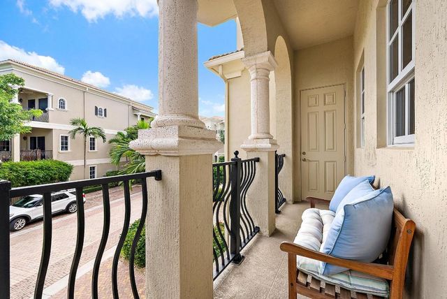 138 Tierra Lane 6, Jupiter, FL 33477