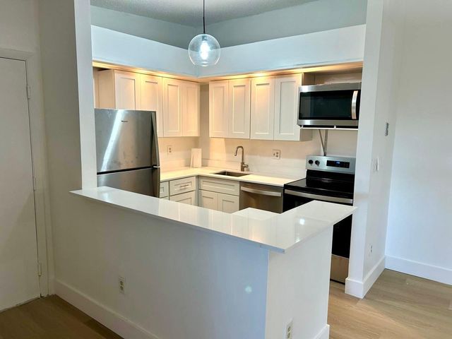 9624 S Belfort Cir 202, Fort Lauderdale, FL 33321