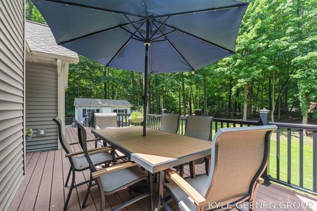 208 Chicago Avenue, Park Twp, MI 49424