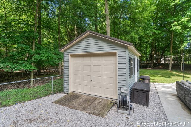 208 Chicago Avenue, Park Twp, MI 49424