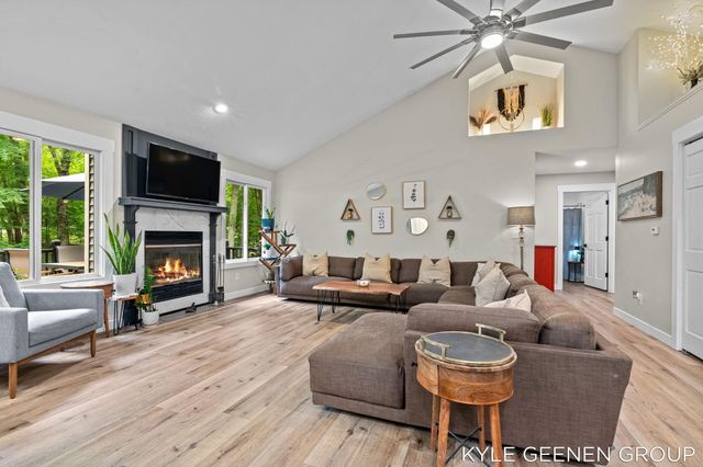 208 Chicago Avenue, Park Twp, MI 49424