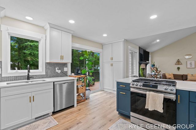 208 Chicago Avenue, Park Twp, MI 49424