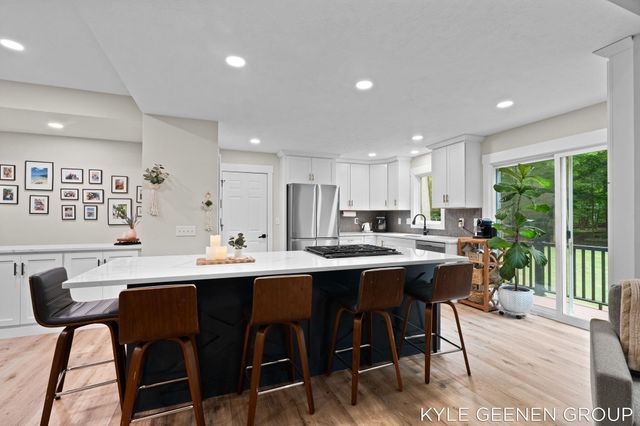 208 Chicago Avenue, Park Twp, MI 49424