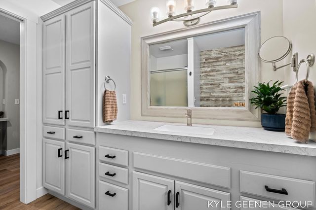 208 Chicago Avenue, Park Twp, MI 49424