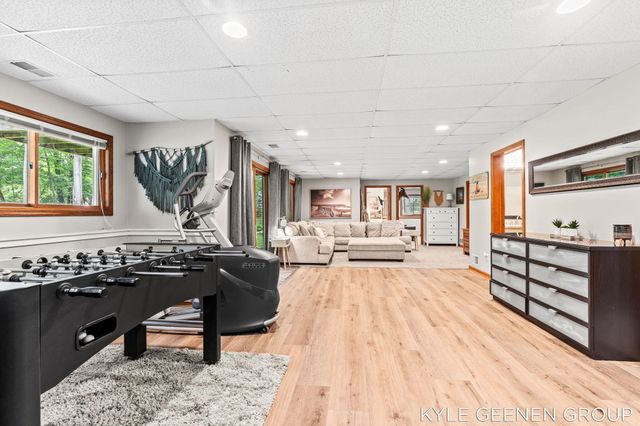 208 Chicago Avenue, Park Twp, MI 49424