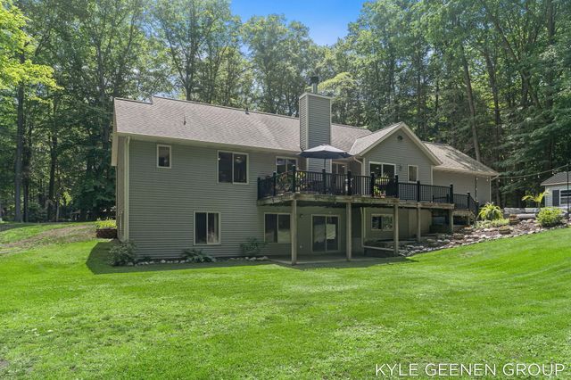208 Chicago Avenue, Park Twp, MI 49424