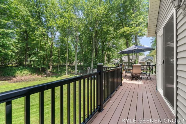 208 Chicago Avenue, Park Twp, MI 49424
