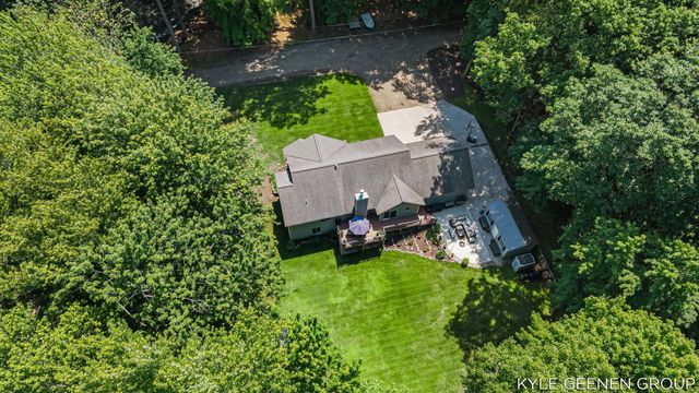 208 Chicago Avenue, Park Twp, MI 49424