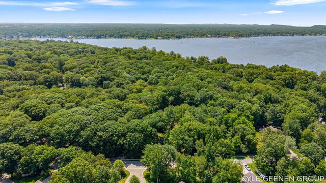 208 Chicago Avenue, Park Twp, MI 49424