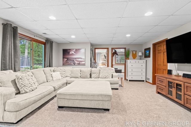 208 Chicago Avenue, Park Twp, MI 49424