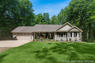 208 Chicago Avenue, Park Twp, MI 49424