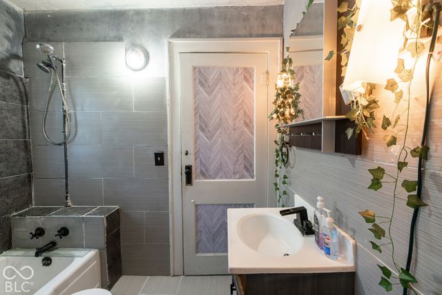 3711 E 36th Street, Indianapolis, IN 46218