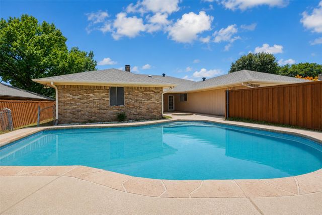 2411 Golden Willow Lane, Richardson, TX 75082