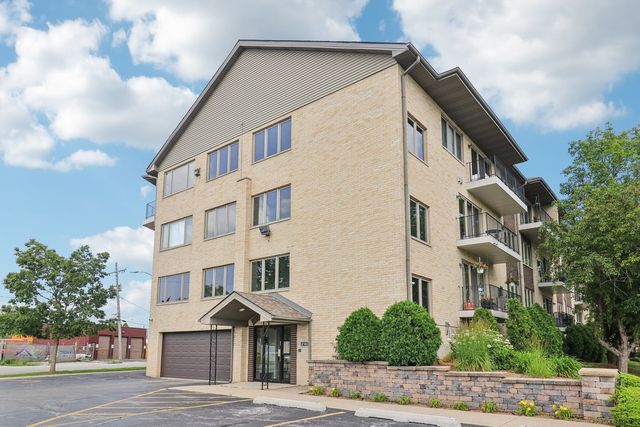 4560 W 93rd Street 2D, Oak Lawn, IL 60453