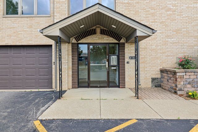 4560 W 93rd Street 2D, Oak Lawn, IL 60453
