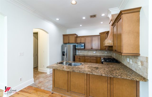 1029 S Crescent Cove, Shreveport, LA 71105