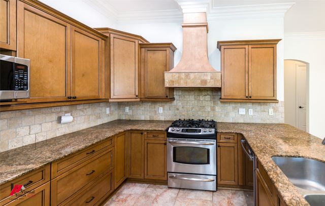 1029 S Crescent Cove, Shreveport, LA 71105