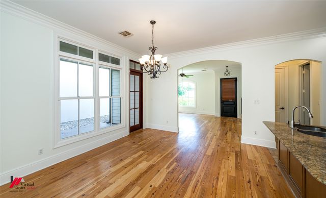 1029 S Crescent Cove, Shreveport, LA 71105