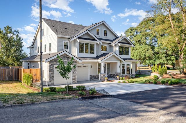 14820 NE 70th Court, Redmond, WA 98052