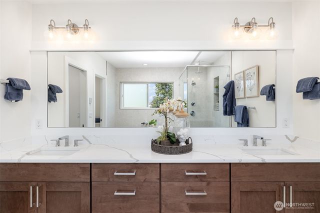 14820 NE 70th Court, Redmond, WA 98052