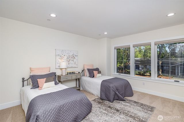 14820 NE 70th Court, Redmond, WA 98052