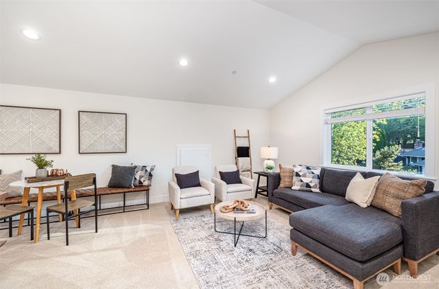 14820 NE 70th Court, Redmond, WA 98052