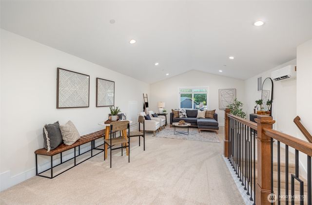 14820 NE 70th Court, Redmond, WA 98052