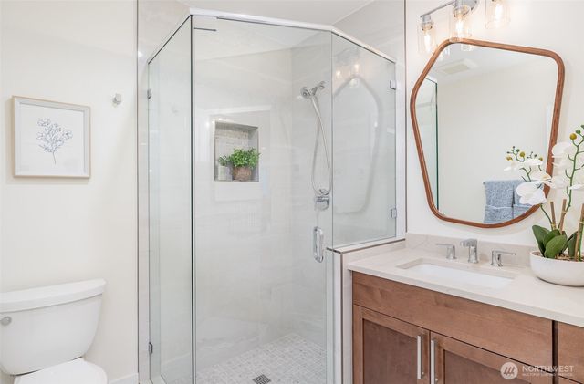 14820 NE 70th Court, Redmond, WA 98052