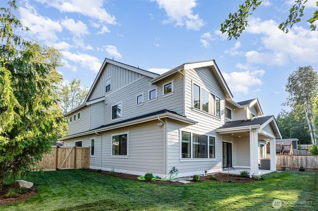 14820 NE 70th Court, Redmond, WA 98052