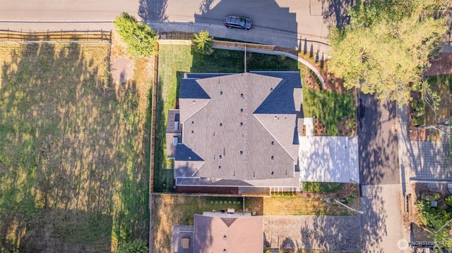 14820 NE 70th Court, Redmond, WA 98052