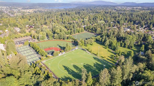 14820 NE 70th Court, Redmond, WA 98052