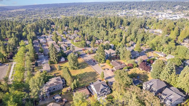 14820 NE 70th Court, Redmond, WA 98052