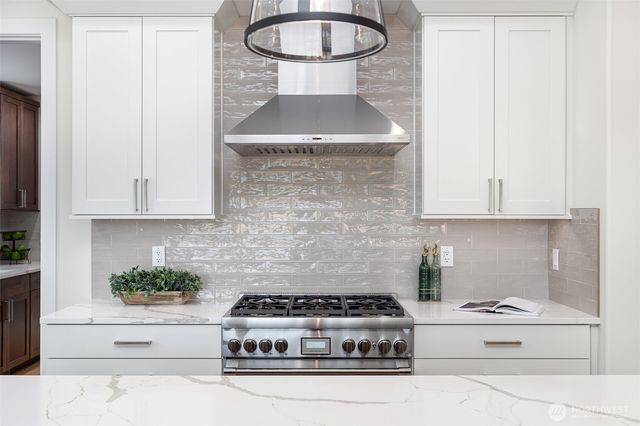 14820 NE 70th Court, Redmond, WA 98052