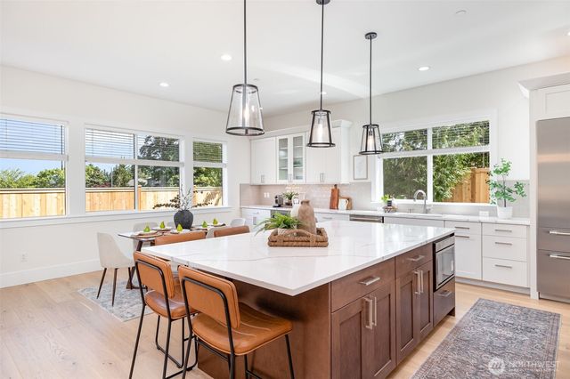 14820 NE 70th Court, Redmond, WA 98052