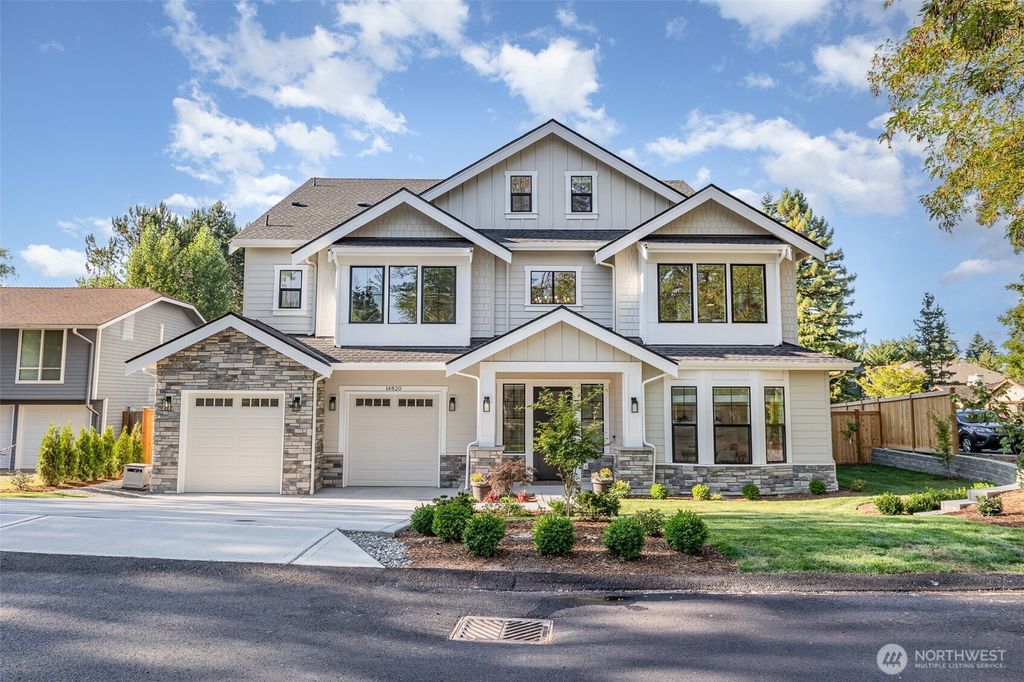 14820 NE 70th Court, Redmond, WA 98052