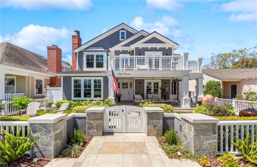 817 Main Street, Huntington Beach, CA 92648
