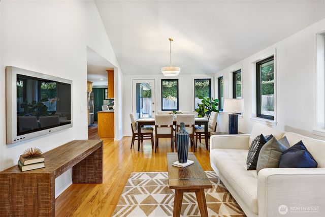8824 NE 189th Place, Bothell, WA 98011