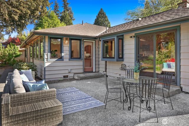 8824 NE 189th Place, Bothell, WA 98011