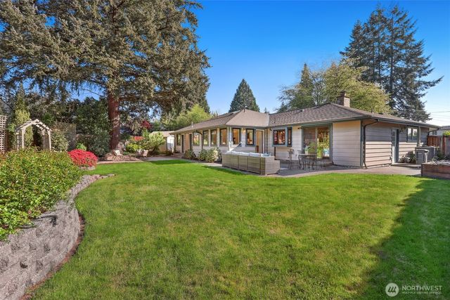 8824 NE 189th Place, Bothell, WA 98011