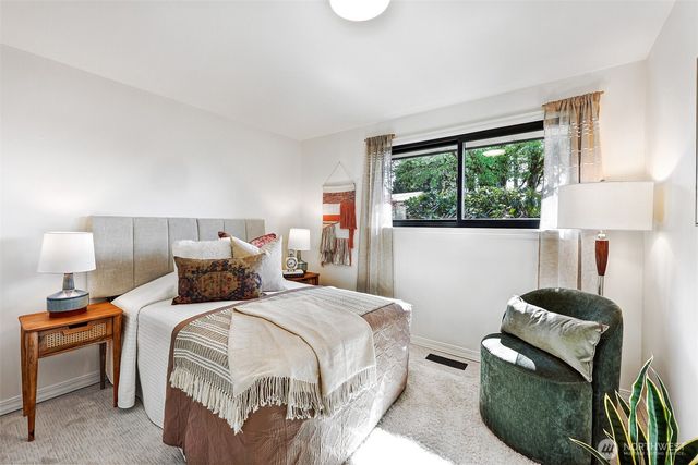 8824 NE 189th Place, Bothell, WA 98011