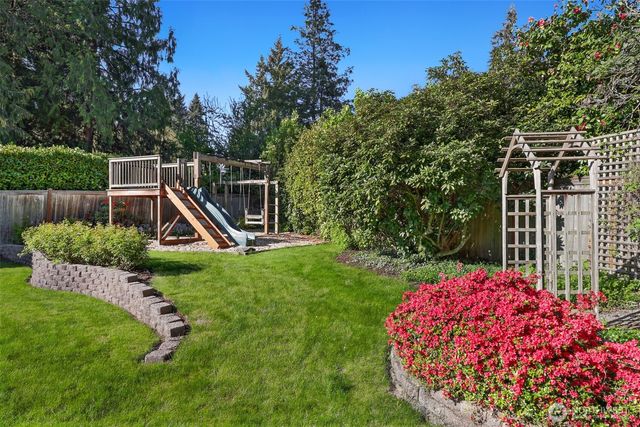 8824 NE 189th Place, Bothell, WA 98011
