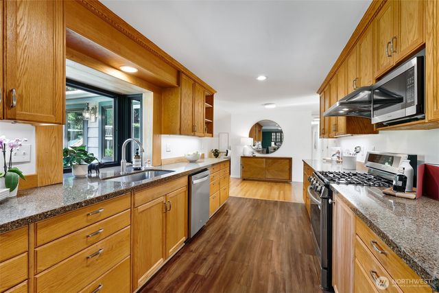 8824 NE 189th Place, Bothell, WA 98011
