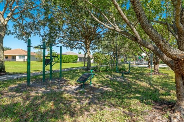 895 NW Sassafras Terrace, Jensen Beach, FL 34957