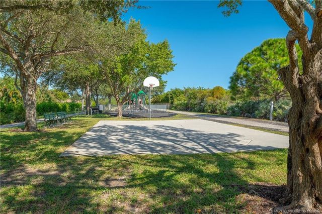 895 NW Sassafras Terrace, Jensen Beach, FL 34957